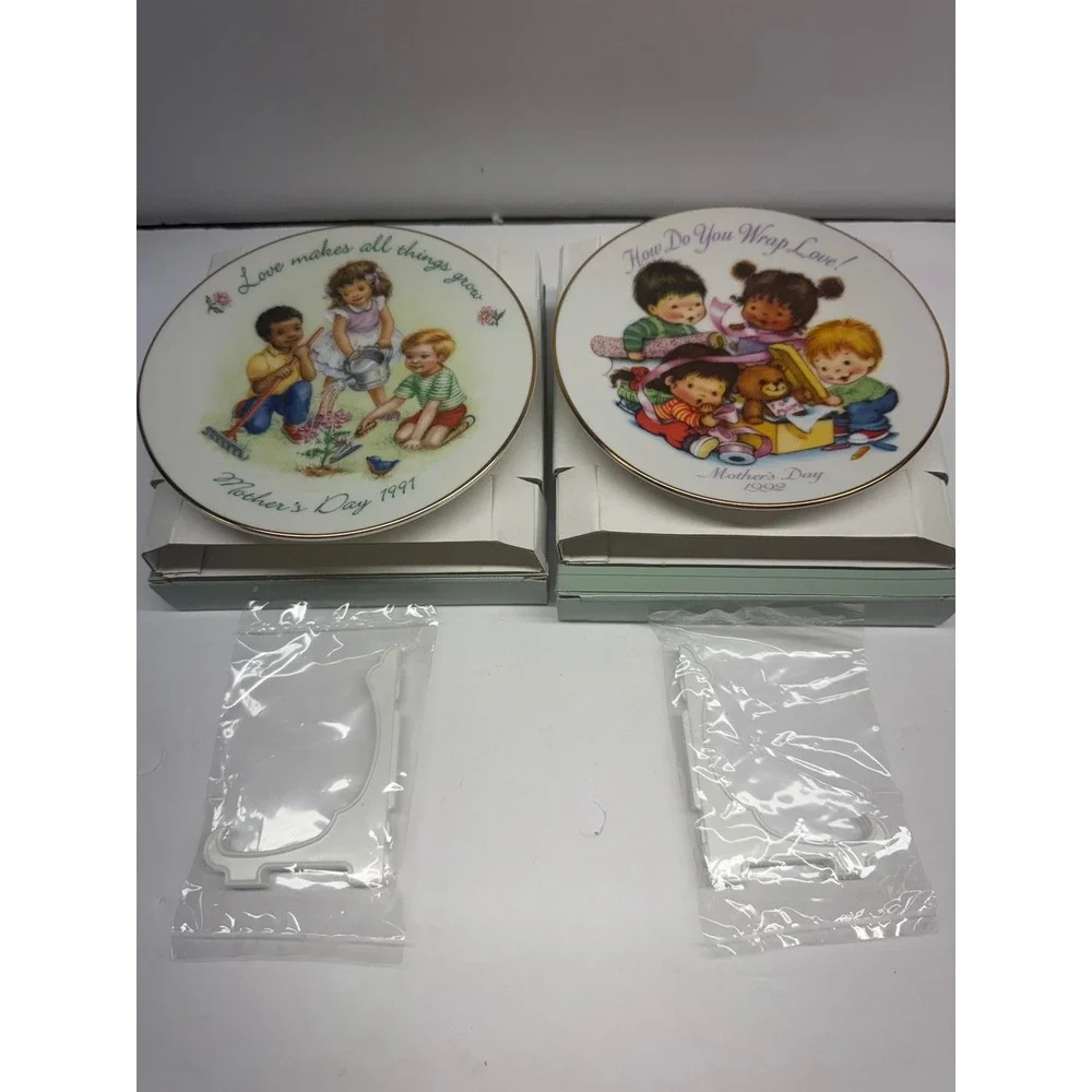 Avon Mothers Day Plates 1991 1992 Vintage Porcelain 22K Gold Trim Set of 2